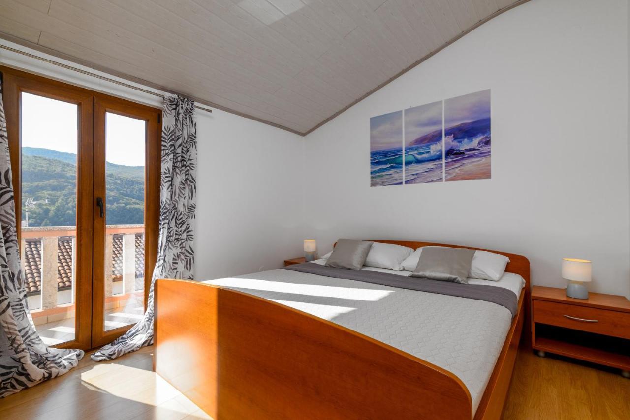 Apartments By The Sea Duga Luka - Prtlog, Labin - 2335 Exterior photo