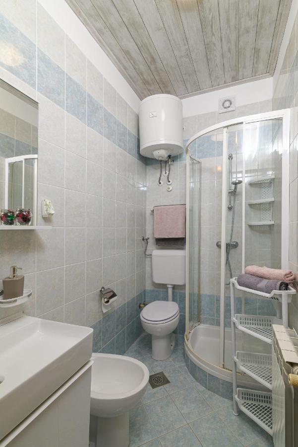 Apartments By The Sea Duga Luka - Prtlog, Labin - 2335 Exterior photo